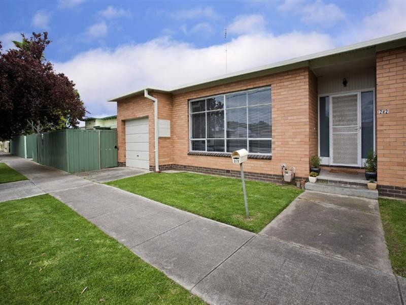 2/2 Tilly Court, Newcomb VIC 3219