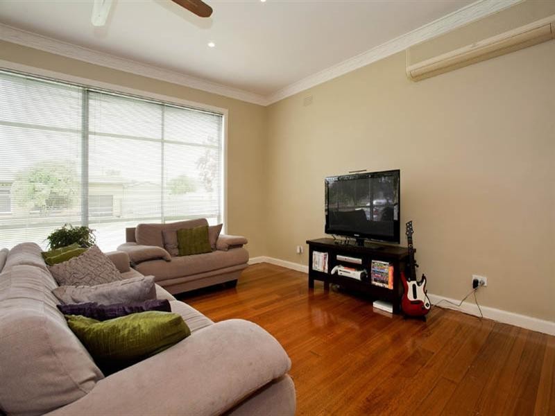 2/2 Tilly Court, Newcomb VIC 3219