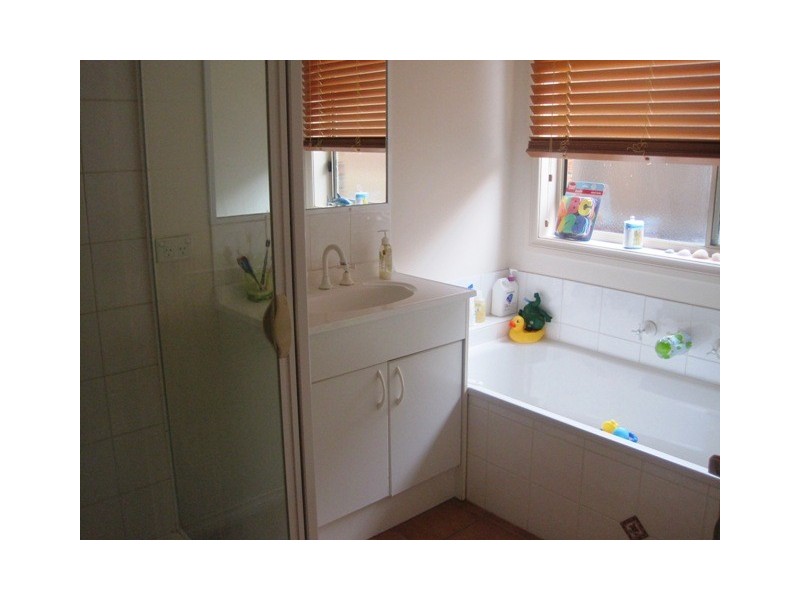 8 Lawson Court, Grovedale VIC 3216