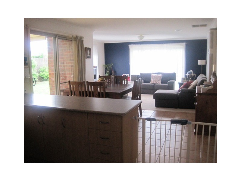 8 Lawson Court, Grovedale VIC 3216