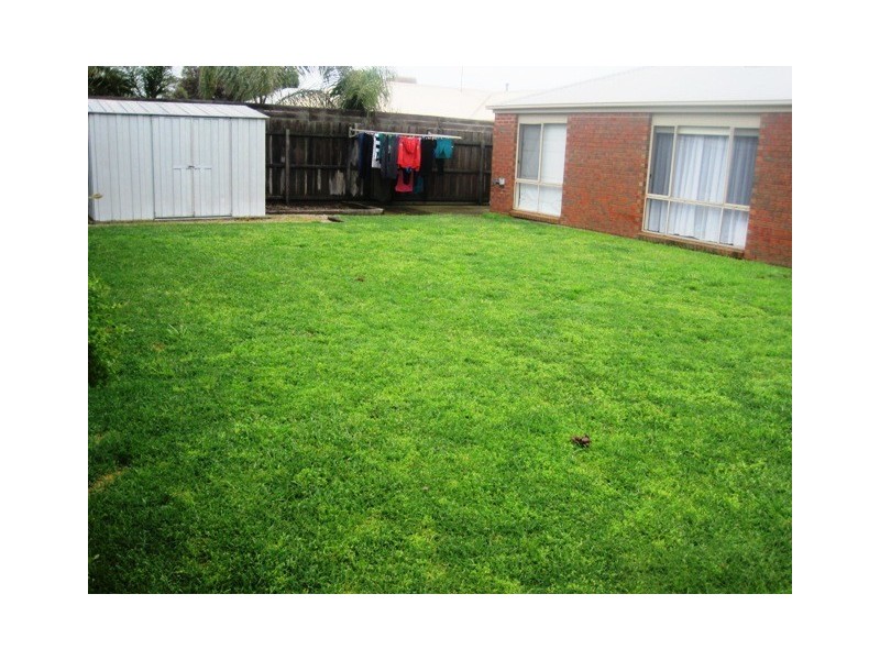 8 Lawson Court, Grovedale VIC 3216