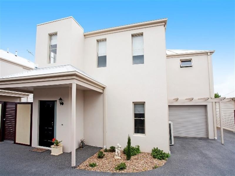2/39 Albert Street, Geelong West VIC 3218