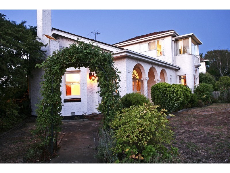 37 The Esplanade, Drumcondra VIC 3215