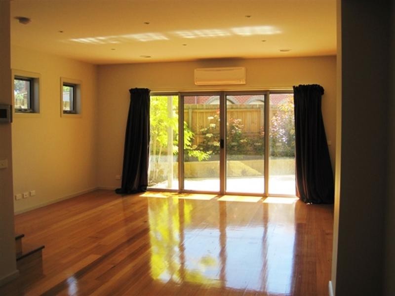 2/67 Sydney Parade, Geelong VIC 3220