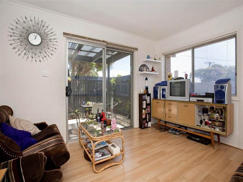 1/16 Stafford Street, Herne Hill VIC 3218