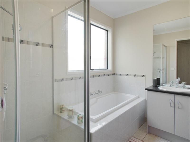 19 Browallia Drive, Corio VIC 3214