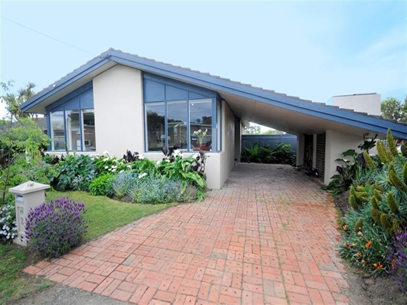 2 Daventry Avenue, Grovedale VIC 3216