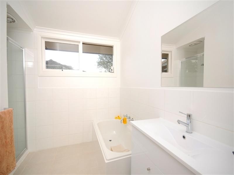 2 Daventry Avenue, Grovedale VIC 3216