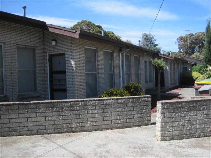 6/2a STAVERLY Road, Herne Hill VIC 3218