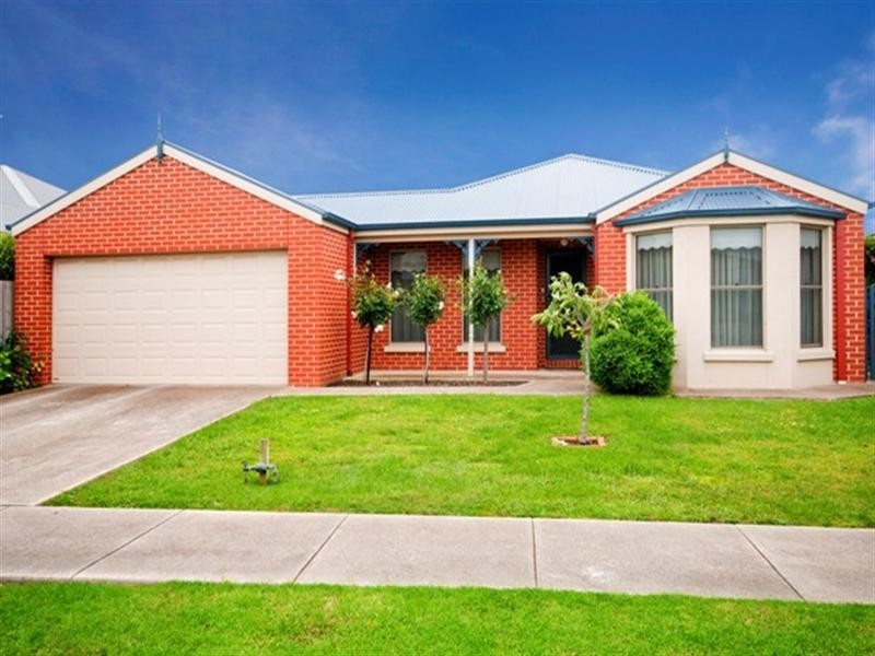 4 Bayfield Court, Newcomb VIC 3219