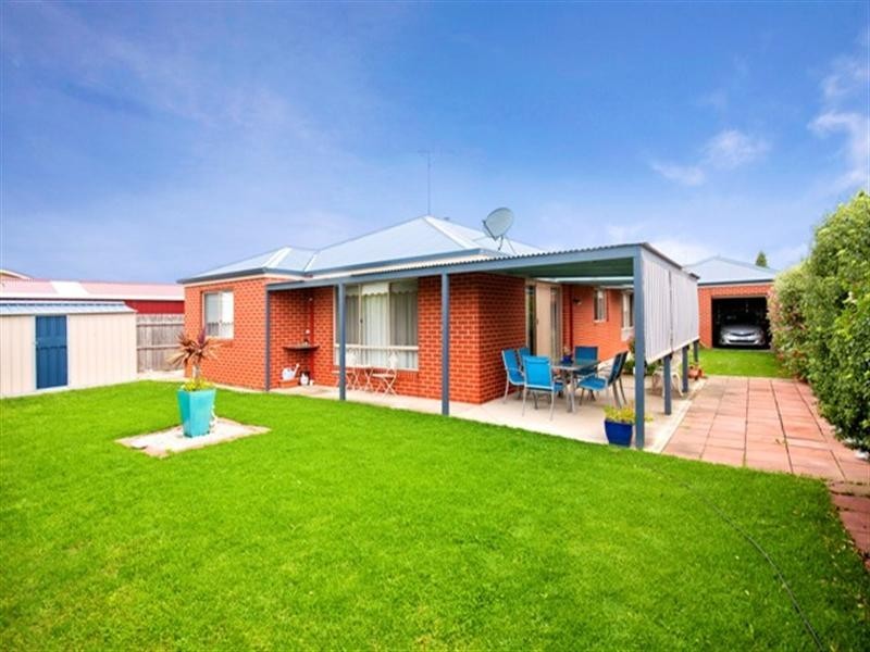 4 Bayfield Court, Newcomb VIC 3219