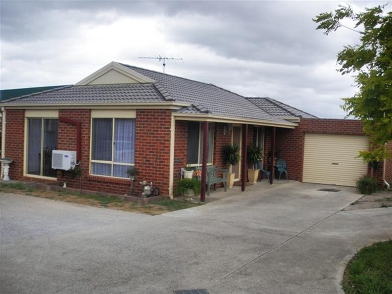 6/12-14 Karlovac Court, Bell Park VIC 3215