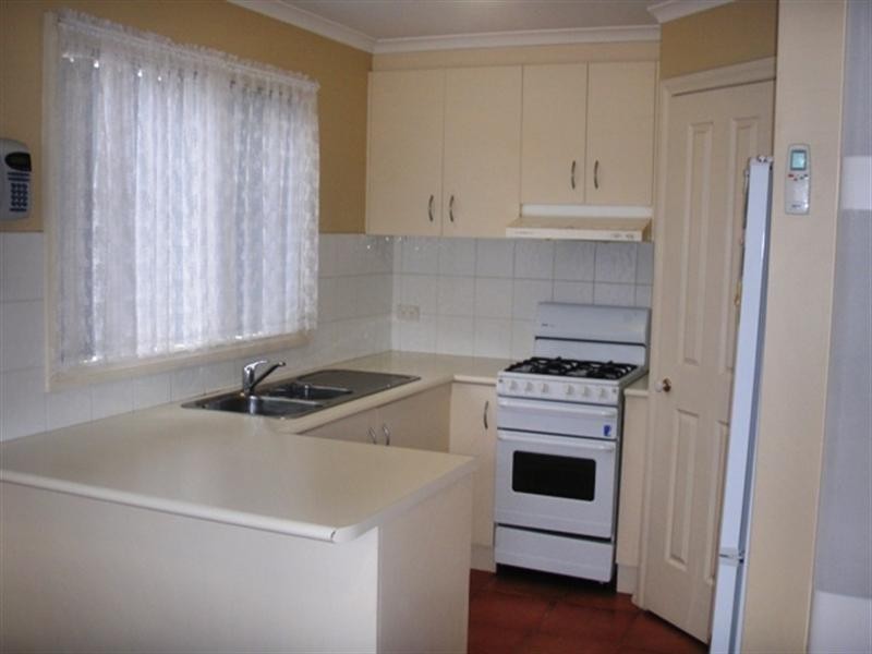 6/12-14 Karlovac Court, Bell Park VIC 3215