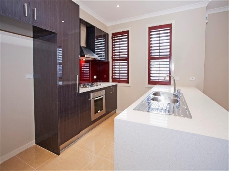 1/100-108 West Fyans Street, Newtown VIC 3220