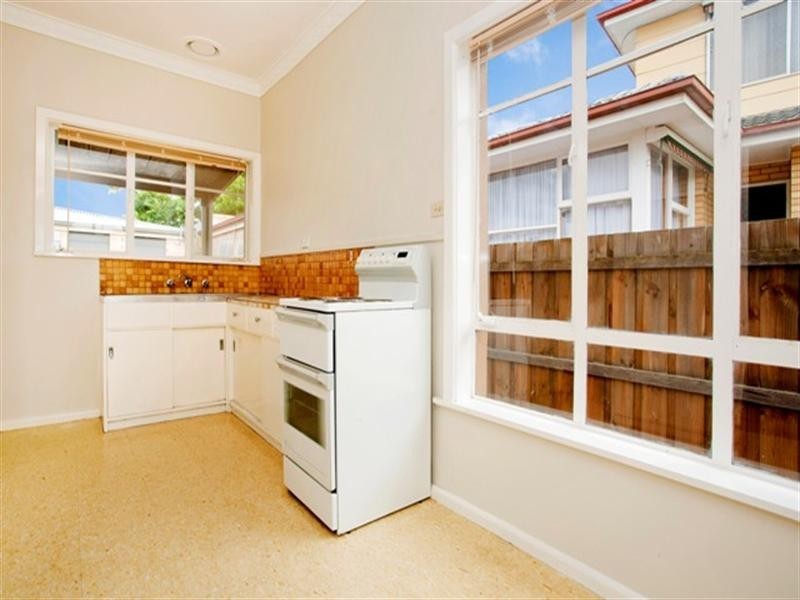 1/10 Matlock Street, Herne Hill VIC 3218
