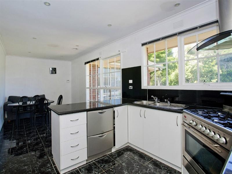 37 Thornhill Road, Highton VIC 3216