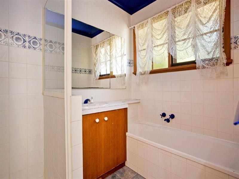 37 Thornhill Road, Highton VIC 3216