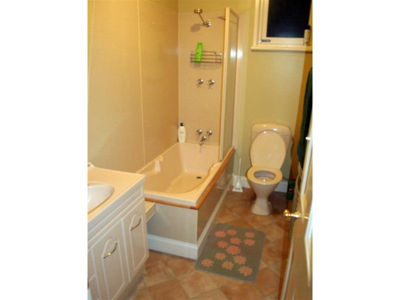 11B Pevensey Crecent, Geelong VIC 3220