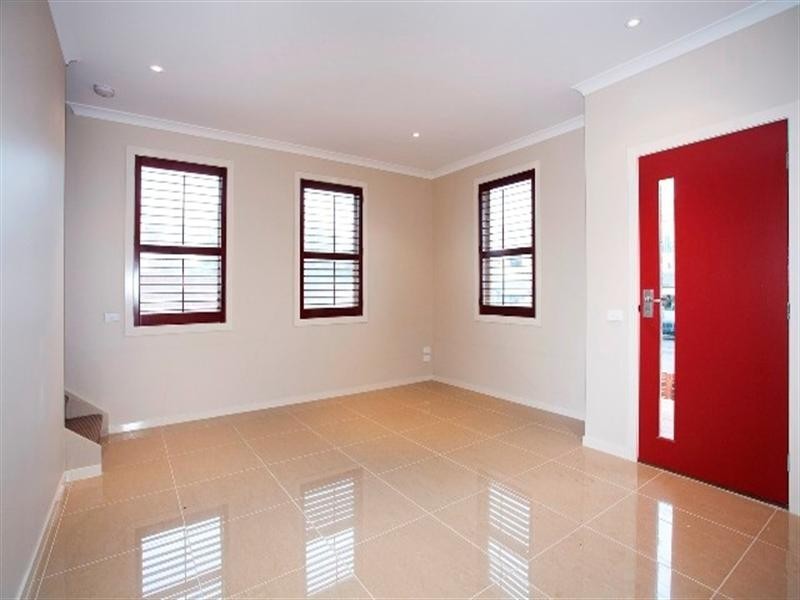 2/100-108 West Fyans Street, Newtown VIC 3220