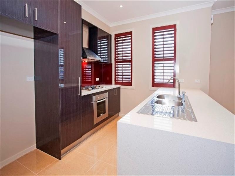 2/100-108 West Fyans Street, Newtown VIC 3220