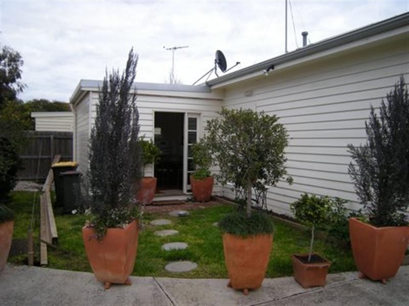 1/11 Addis Street, Geelong West VIC 3218