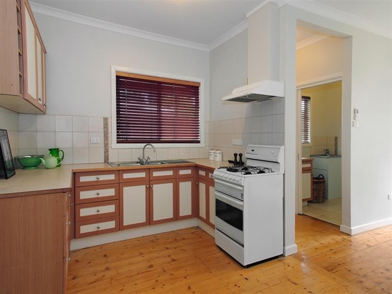 4 Mary Street, Hamlyn Heights VIC 3215