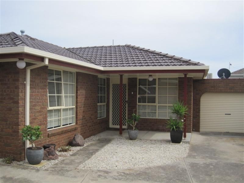 2/84 Braund Avenue, Bell Post Hill VIC 3215