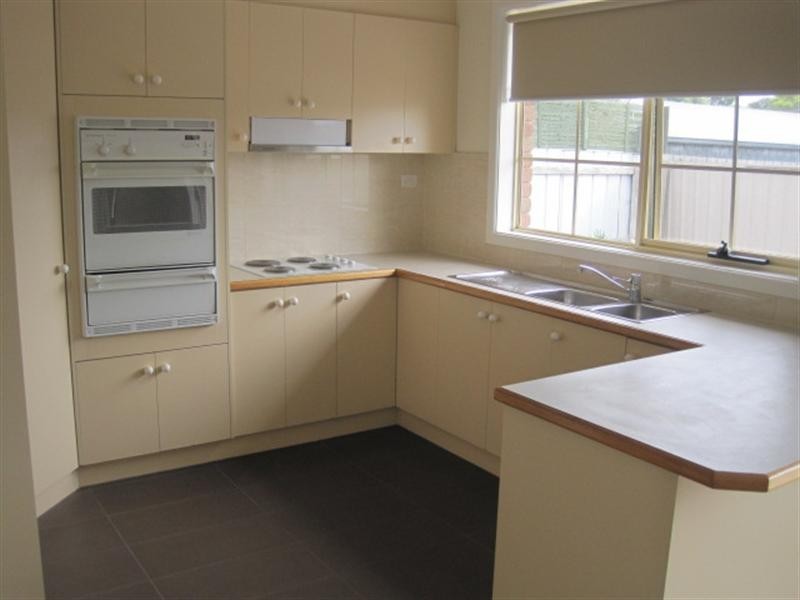 2/84 Braund Avenue, Bell Post Hill VIC 3215