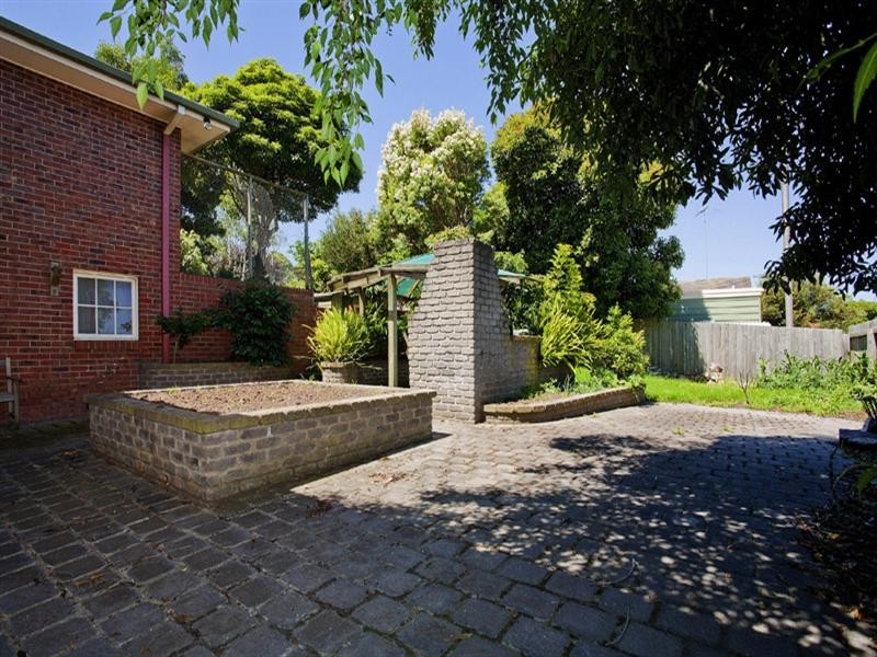 37 Thornhill Drive, Highton VIC 3216