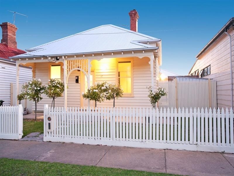 67 Saffron Street, Newtown VIC 3220