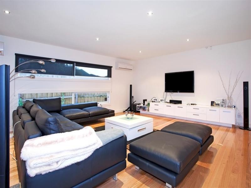 67 Saffron Street, Newtown VIC 3220