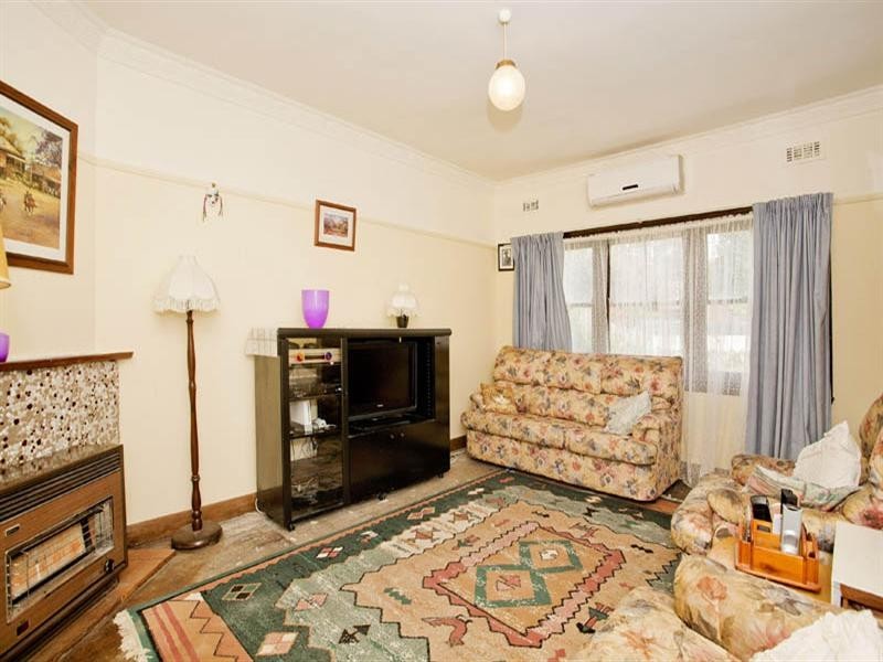 14 Churchill Avenue, Newtown VIC 3220