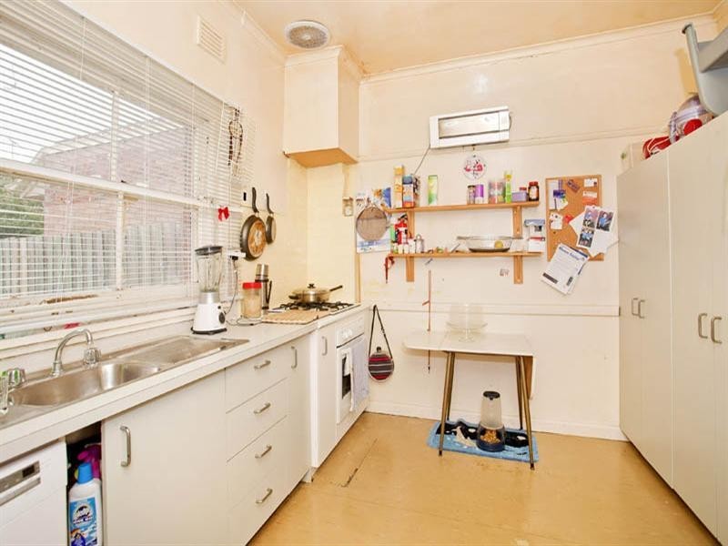 14 Churchill Avenue, Newtown VIC 3220