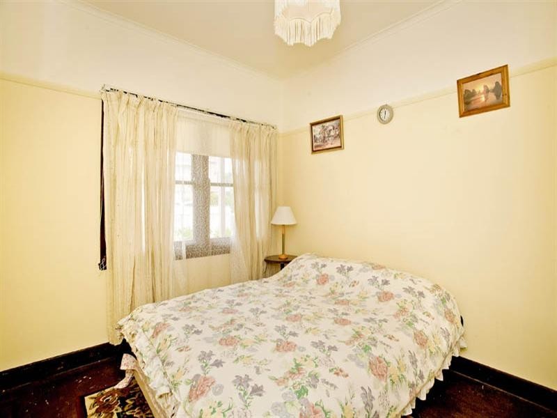 14 Churchill Avenue, Newtown VIC 3220