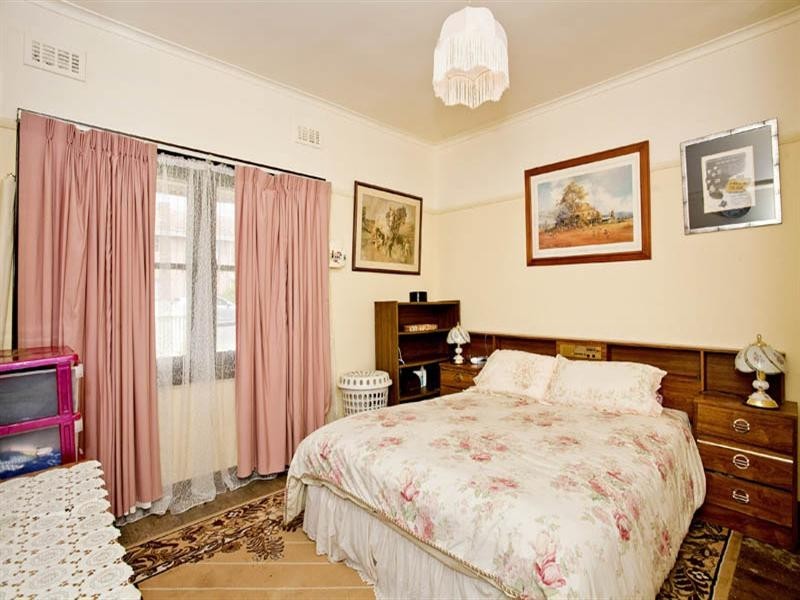 14 Churchill Avenue, Newtown VIC 3220