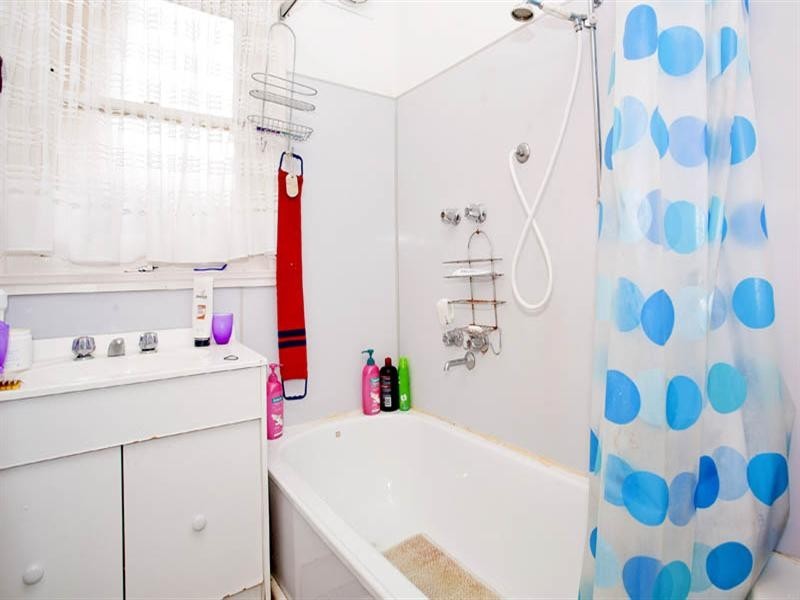 14 Churchill Avenue, Newtown VIC 3220