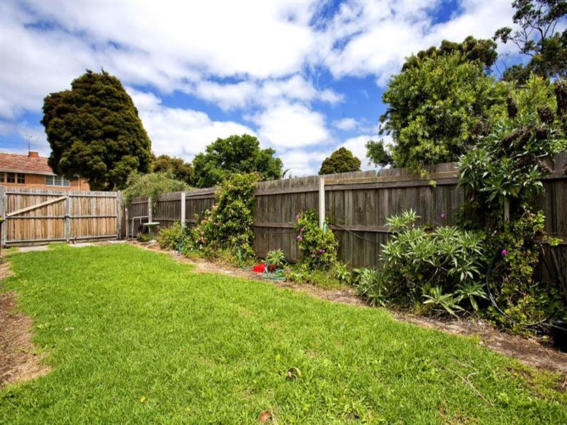14 Churchill Avenue, Newtown VIC 3220