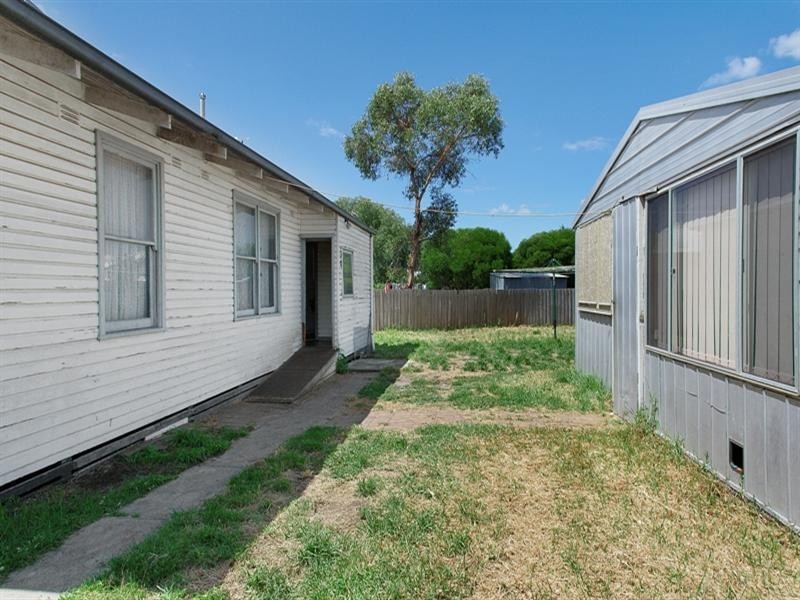 6 Emu Court, Norlane VIC 3214