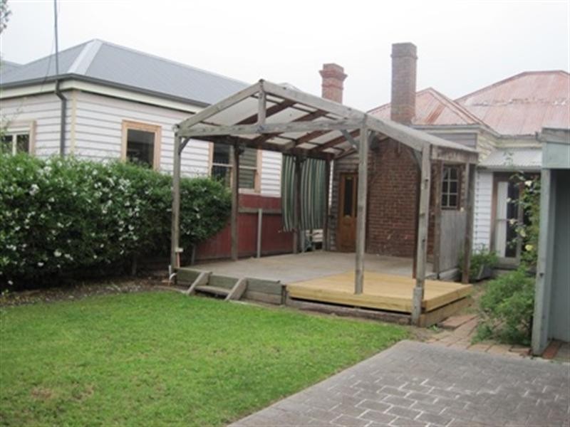 25 Waratah Street, Geelong West VIC 3218