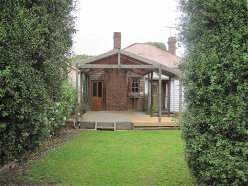 25 Waratah Street, Geelong West VIC 3218