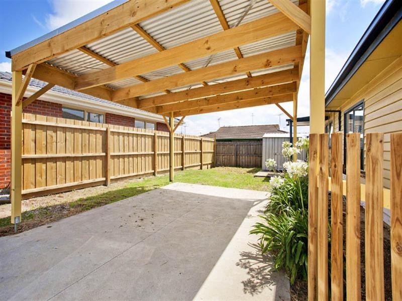 16 Dew Street, Whittington VIC 3219