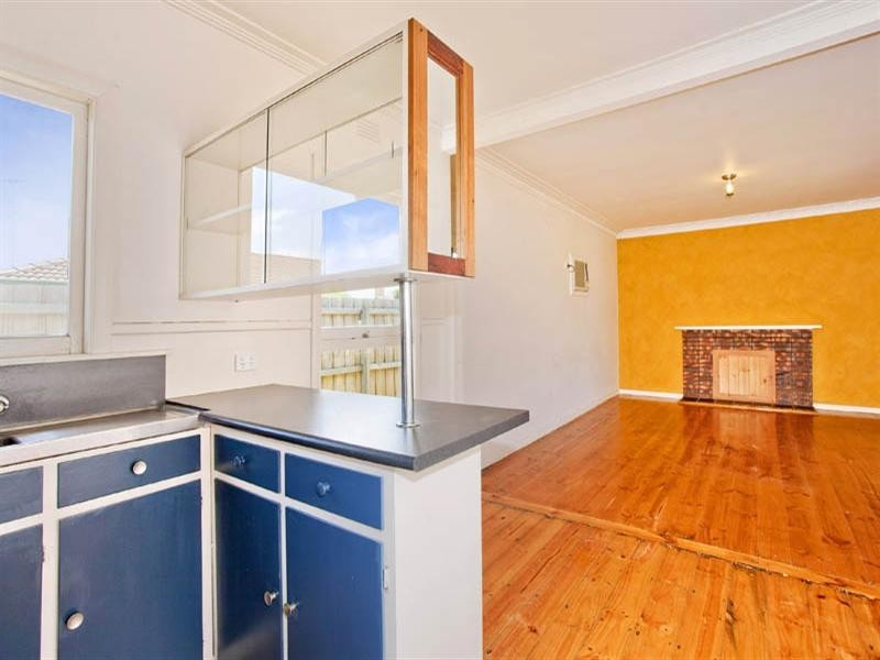 16 Dew Street, Whittington VIC 3219