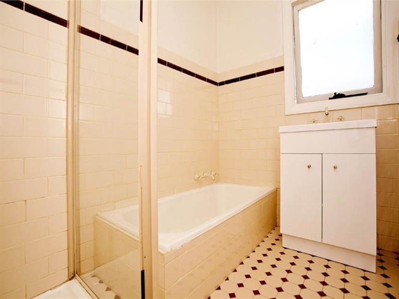 16 Dew Street, Whittington VIC 3219