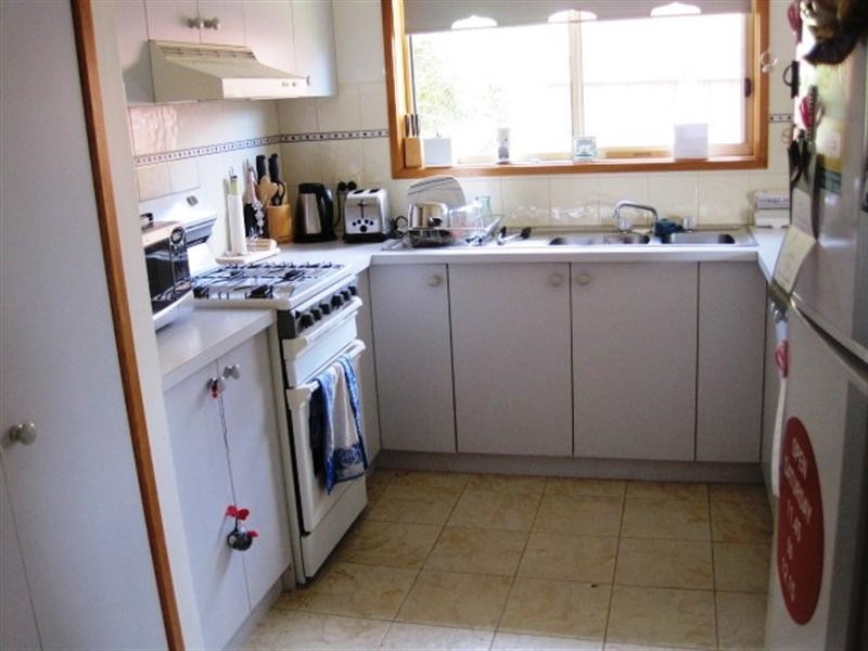 1/17 Bowman Place, Leopold VIC 3224