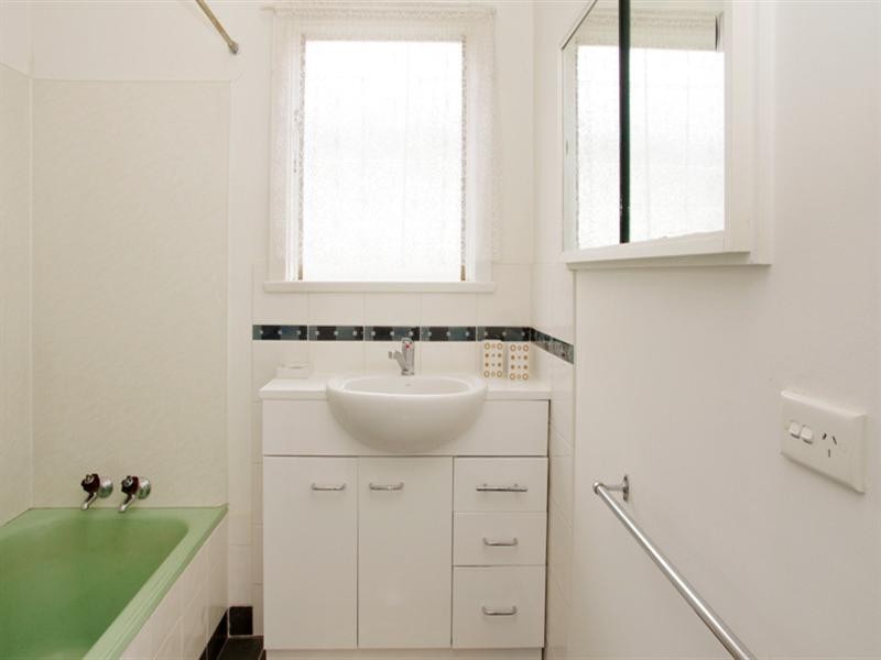 66 Vines Road, Hamlyn Heights VIC 3215