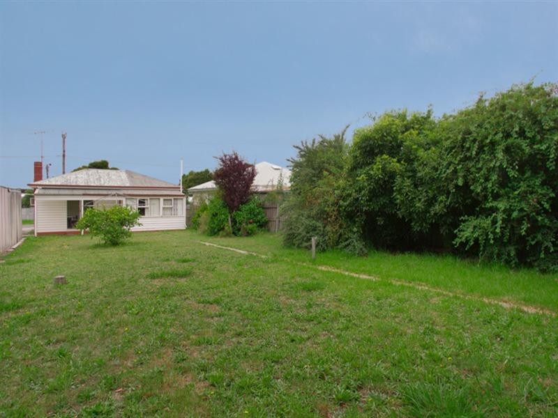 66 Vines Road, Hamlyn Heights VIC 3215