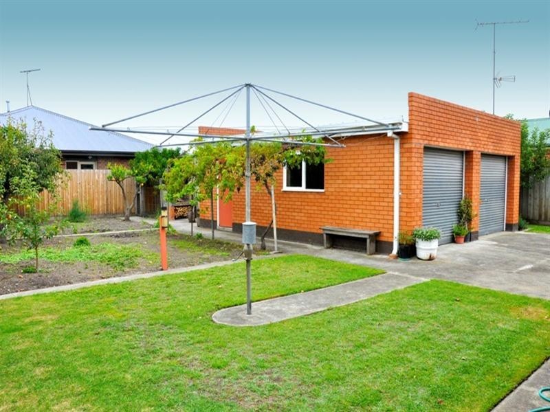 18 Settlement Road, Belmont VIC 3216