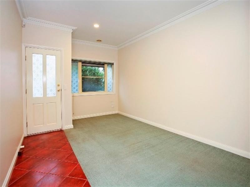 2/81 Weller Street, Geelong West VIC 3218