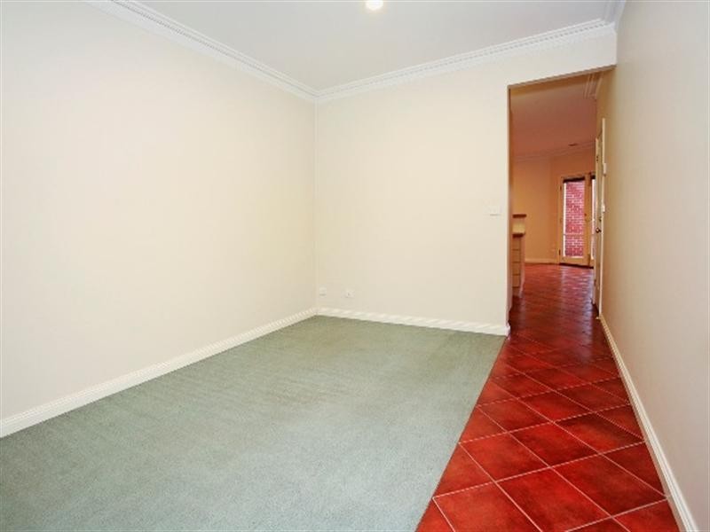 2/81 Weller Street, Geelong West VIC 3218