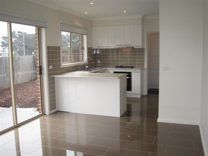 1/6 Nikola Court, Marshall VIC 3216